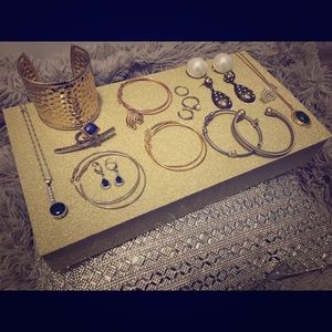 Lot of 18 pieces of Jewelry